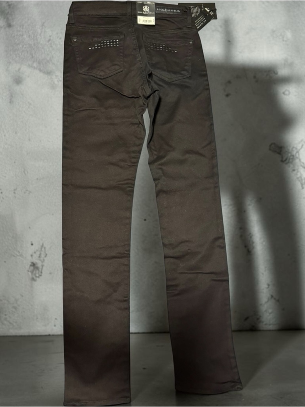 Rock & Republic Black Skinny Jeans - Picture 2 of 6